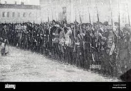 Trotsky organizes Red Guard to defend Petrograd