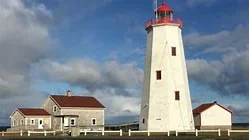 Construction du premier phare à Miscou
