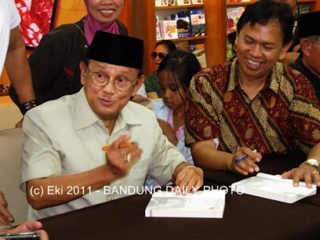 East Timor Is Given Autonomous Status