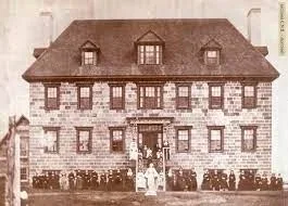 Ouverture de la première école à Caraquet