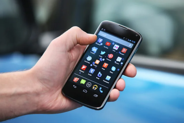 INVENÇÃO DO I-PHONE