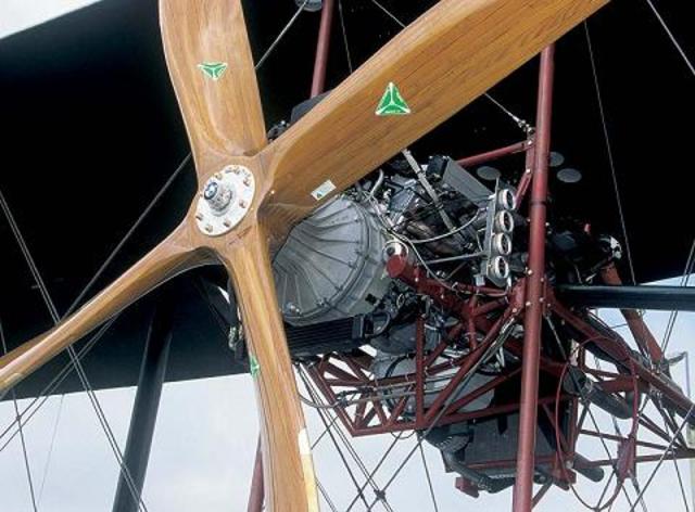 Κατασκευή κινητήρων.