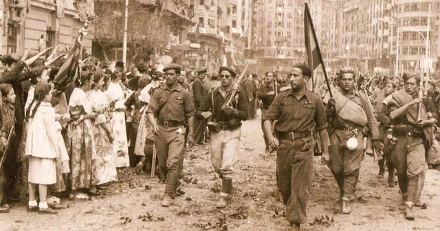 Tropes franquistes arriben al Mediterrani