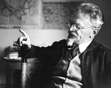 Trotsky flees to Mexico