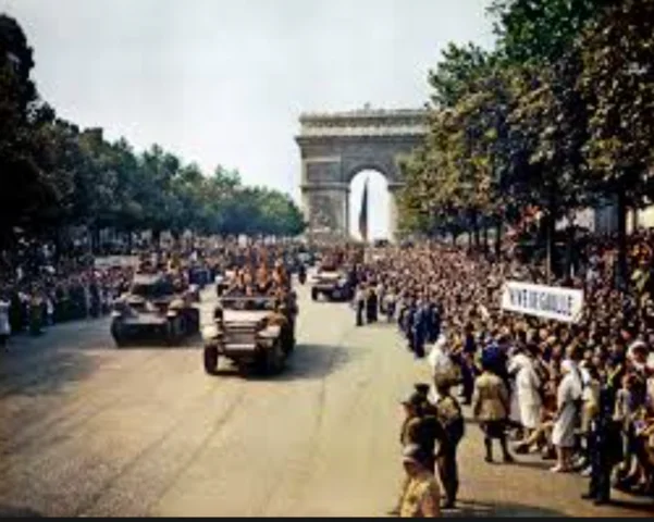 Allies liberate Paris