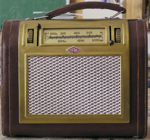 Kaasaskantav transistorraadio (firma: Philips)