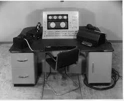 LA PRIMERA COMPUTADORA DE USO COMERCIAL