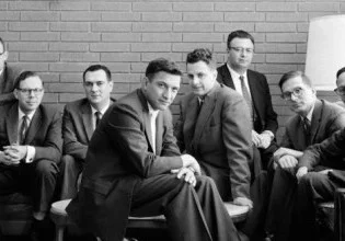The first planar transistor is born