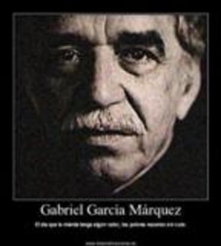 Gabriel García Márquez  recibe el premio Nobel de Literatura.