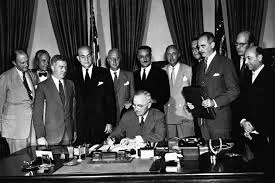 Creación de la OTAN por el Tratado de Washington