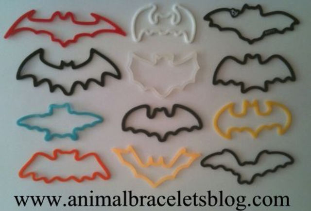 In 2010 and 2011 Silly Bandz released themed packs in collaboration with celebrities like Justin Bieber and Kim Kardashian