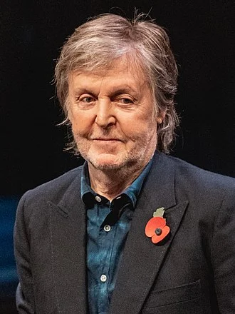 🍼 Nace Sir James Paul McCartney en Liverpool, UK