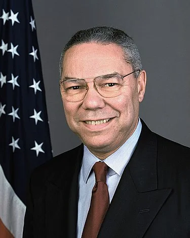 🍼 Nace Colin Luther Powell en New York City, EEUU