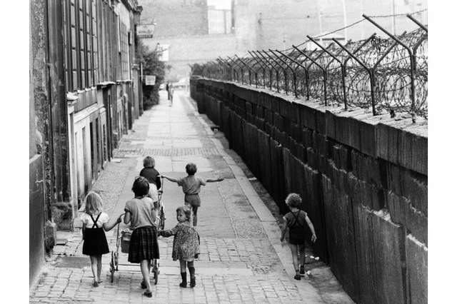 Berlin Wall goes up