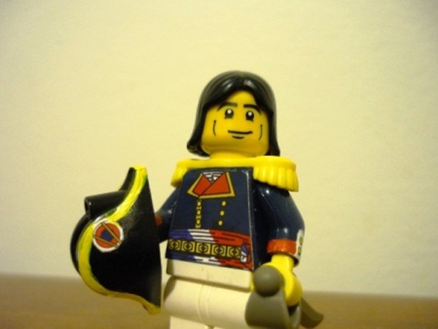 Napoleon returns a Hero