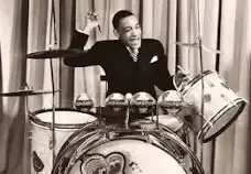 🍼 Nace William Henry "Chick" Webb en Baltimore, EEUU