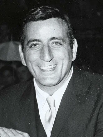 🍼 Nace Anthony Dominick Benedetto "Tony Bennet" en New York City, EEUU
