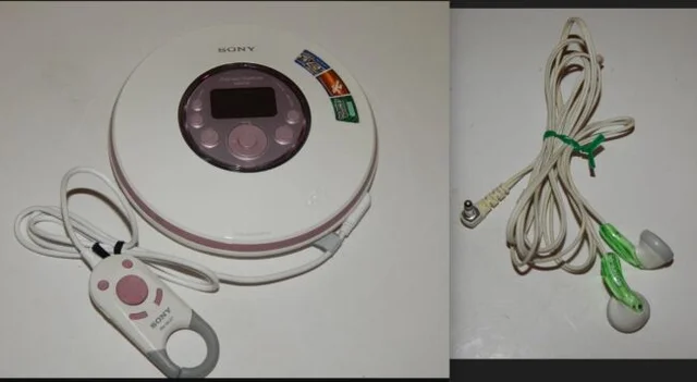 Sony D-NE320 Walkman Altrac3Plus MP3 Portable CD Player White/Pink Excellent