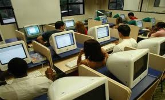 Primera oficina informatizada