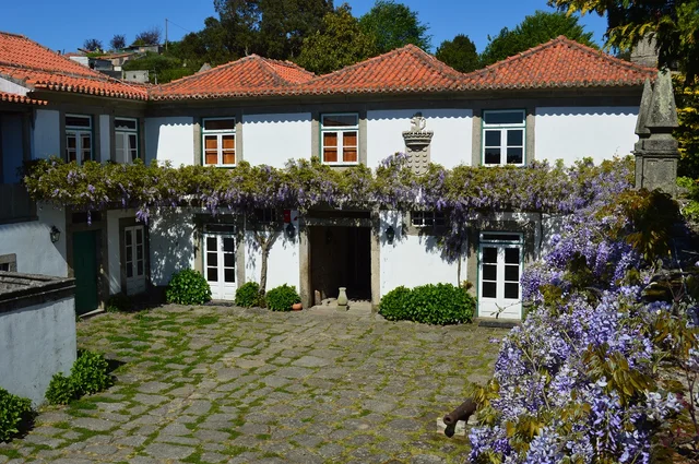 Eça frequenta a casa de Luís Rezende durante o verão
