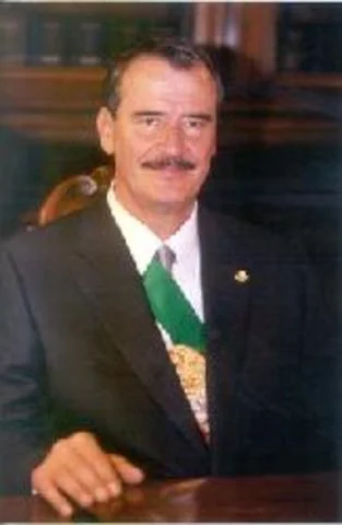 VICENTE FOX QUESADA  2000-2006  Ingeniero civil de formación.