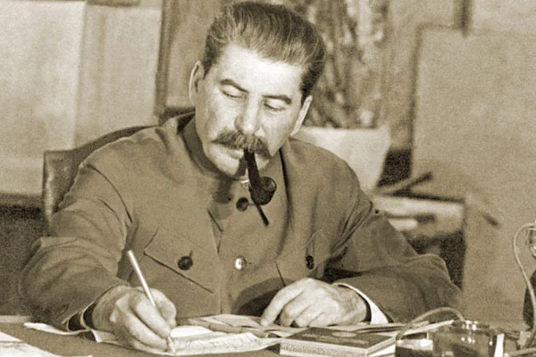 XV Congreso: Stalin asume el poder plenamente