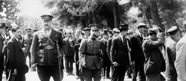 Disolución de ayuntamientos y diputaciones