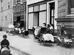 Margaret Sanger opens first birth control clinic in the United States