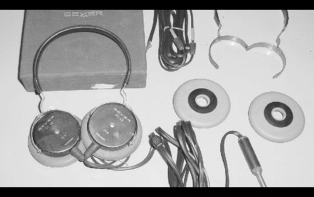 First Dynamic Headphones invented