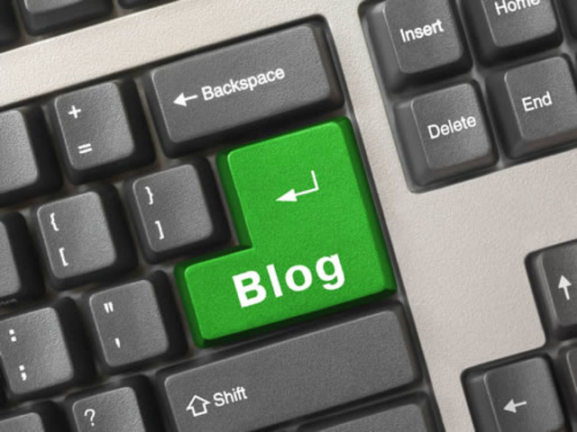 Peter Merholz coins the word "Blog"