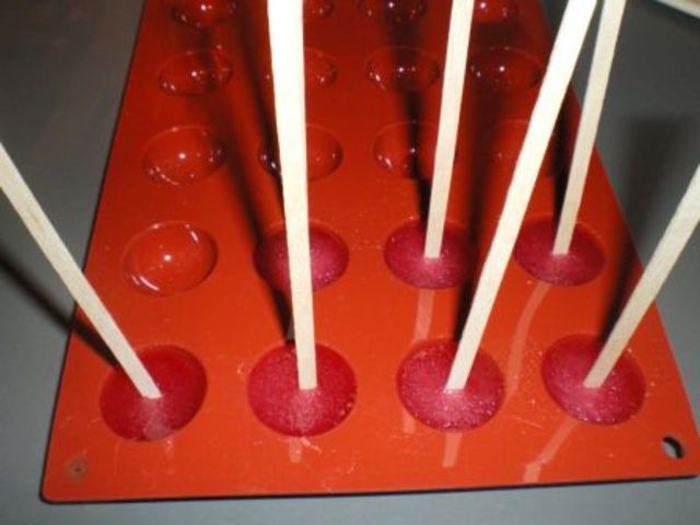 Chupa Chups met de la pulpe de fruit dans ses sucette Classics