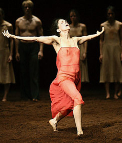 Création du "Sacre du printemps"