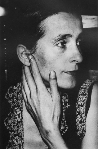 Reçoit le Bessie Award à New York