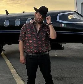 Entre Sombras y Estrellas