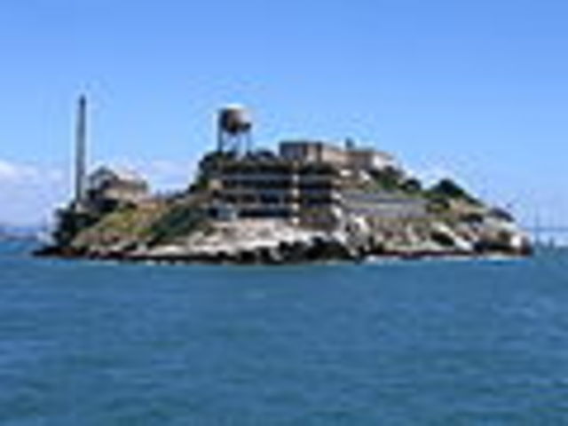 Alcatraz prison closes