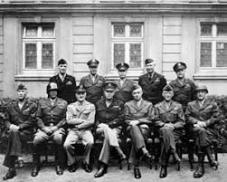 Gli Stati Uniti entrano in guerra contro Germania, Italia e Giappone