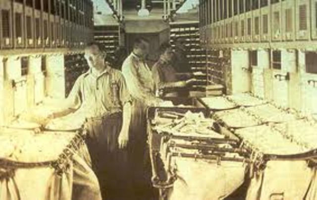 Experimental railway mail service begins