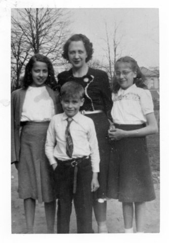 Fake Funeral of Great-Aunt-Burt