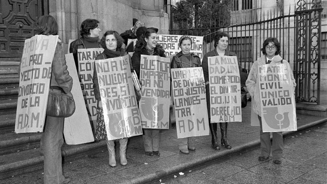 Aprovació de la Llei del Divorci