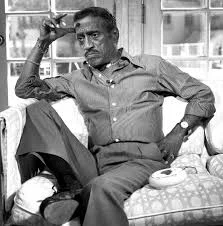 🍼 Nace Samuel George «Sammy» Davis, Jr. en New York City, EEUU