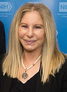 🍼 Nace Barbara Joan «Barbra» Streisand en New York City, EEUU