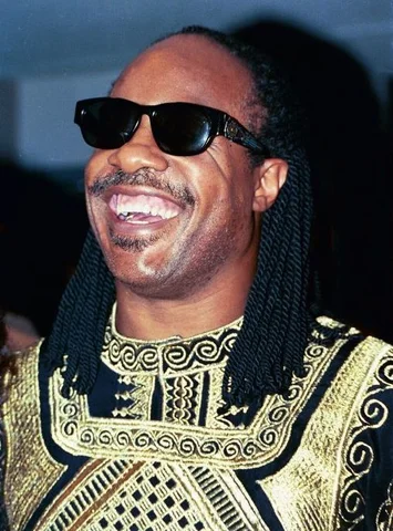 🍼 Nace Stevland Hardaway Morris "Stevie Wonder" en Saginaw, EEUU