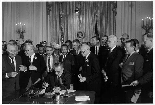 Firma de la Ley de Derechos Civiles