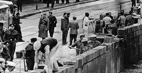 Building The Berlin Wall