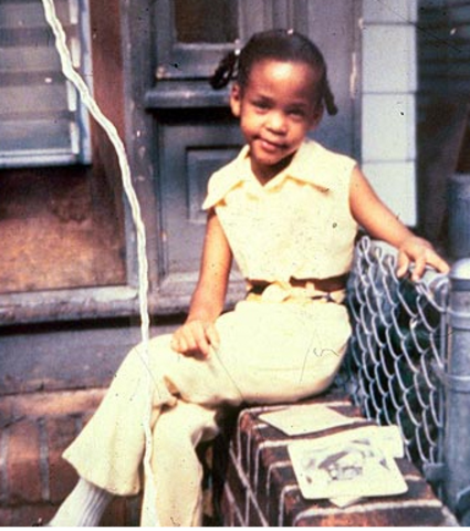 Whitney Elizabeth Houston is born