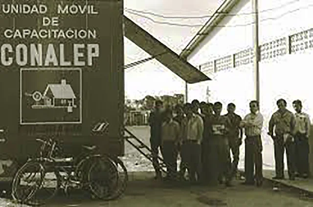 Vinculación de la educación terminal con bienes y servicios para el pueblo