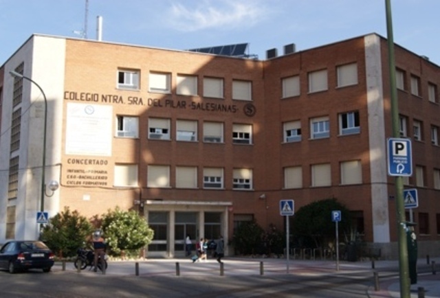 Bachillerato en el Colegio Nuestra Señora del Pilar.