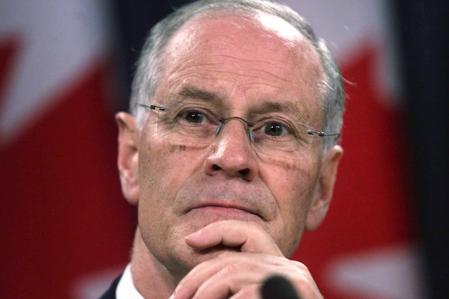 Bill Graham becomes defence minister