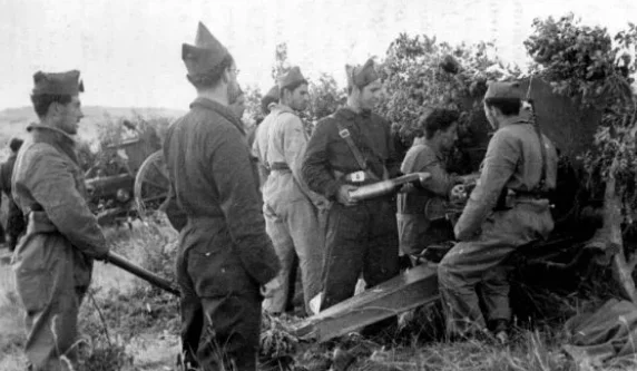 Amb la conquesta de Badajoz, els nacionals aconsegueixen unir els dos territoris que dominaven.