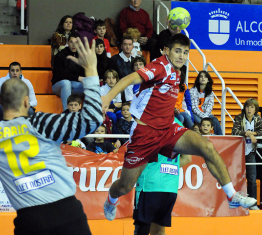 DEBUT COMO JUGADOR PROFESIONAL DE BALONMANO